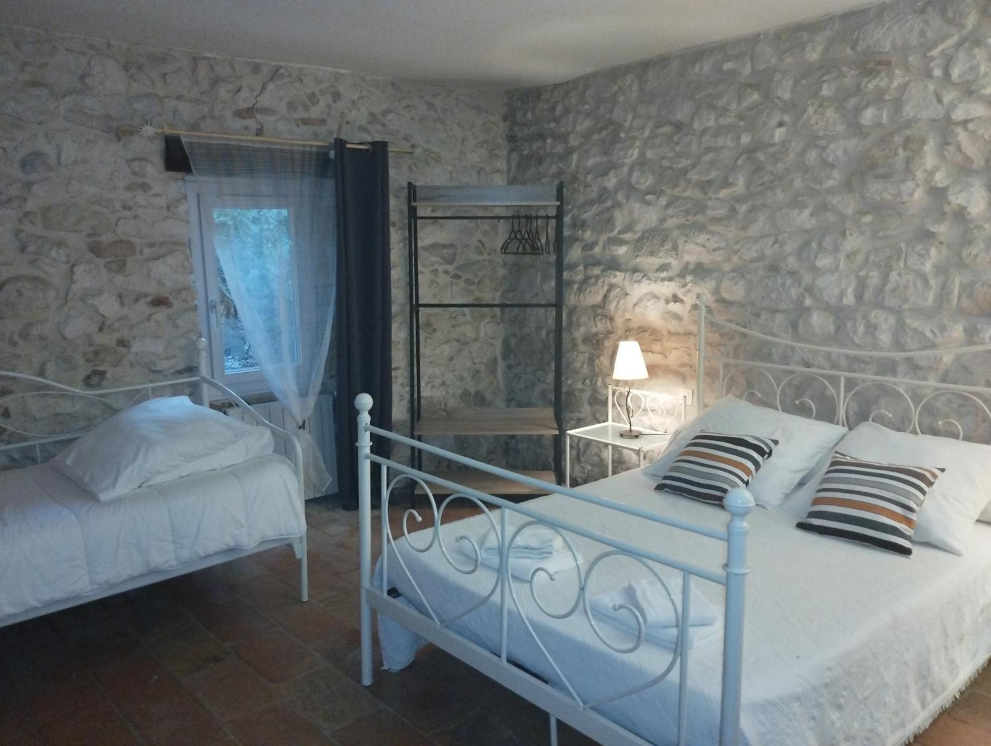 Logis Hotel Restaurant L'Esquielle Saint-Genies-de-Malgoires Eksteriør billede