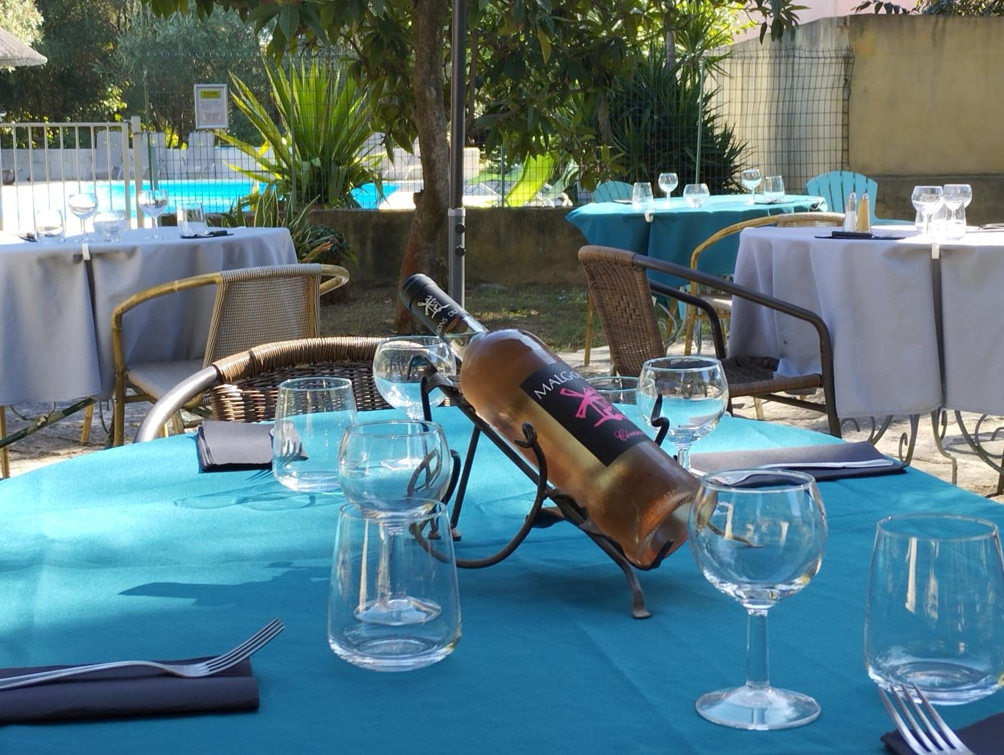 Logis Hotel Restaurant L'Esquielle Saint-Genies-de-Malgoires Eksteriør billede