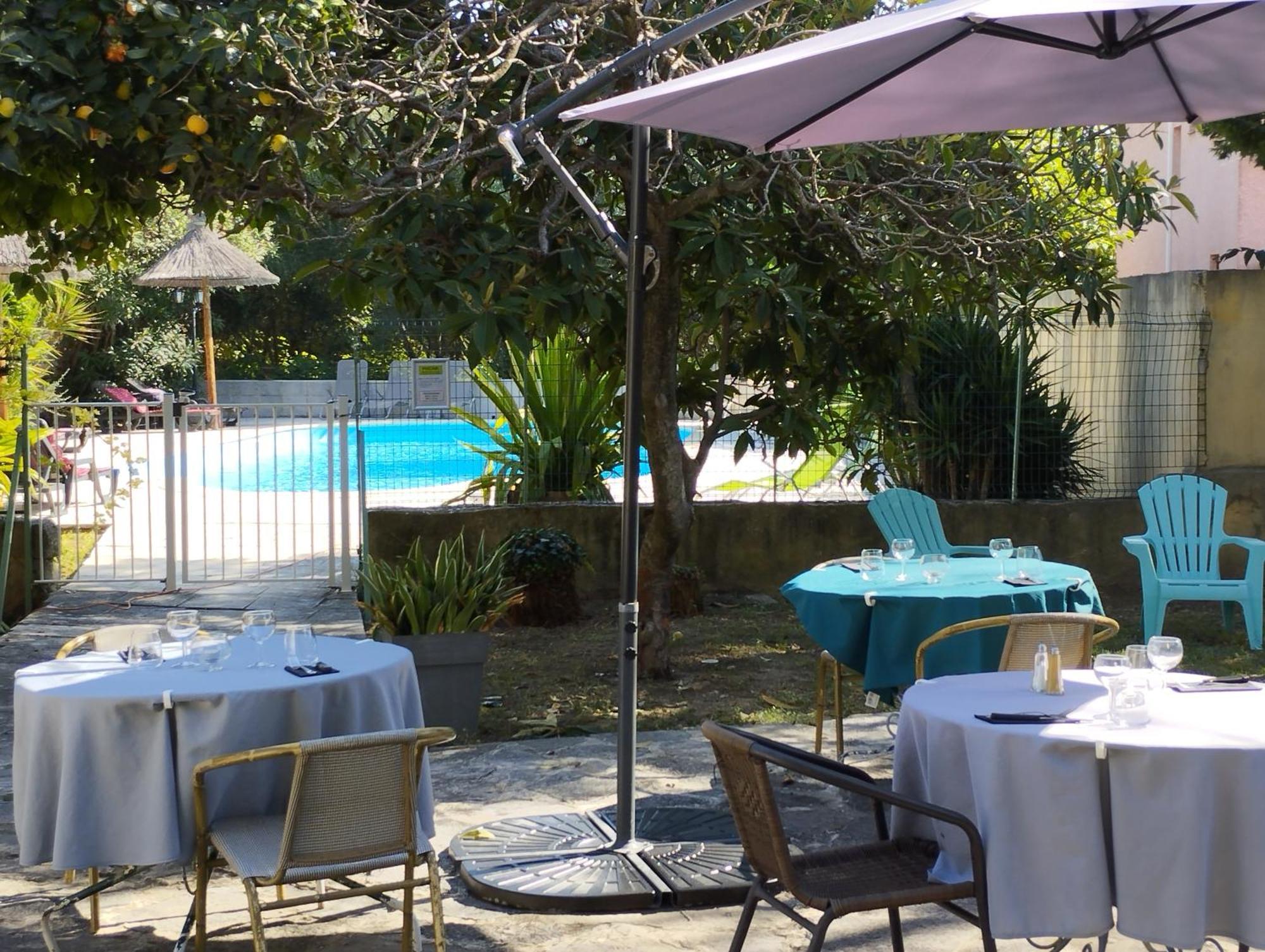 Logis Hotel Restaurant L'Esquielle Saint-Genies-de-Malgoires Eksteriør billede