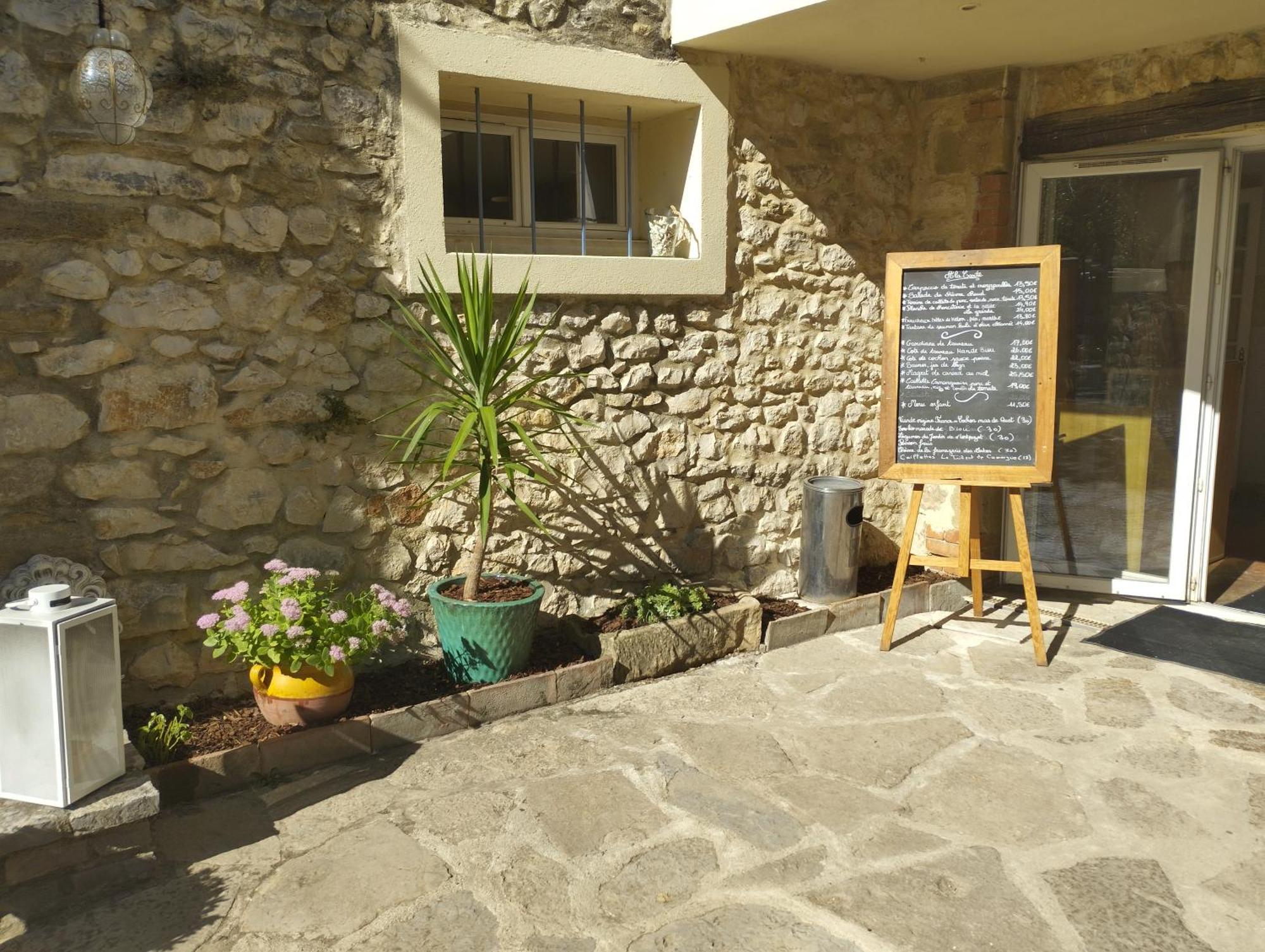 Logis Hotel Restaurant L'Esquielle Saint-Genies-de-Malgoires Eksteriør billede
