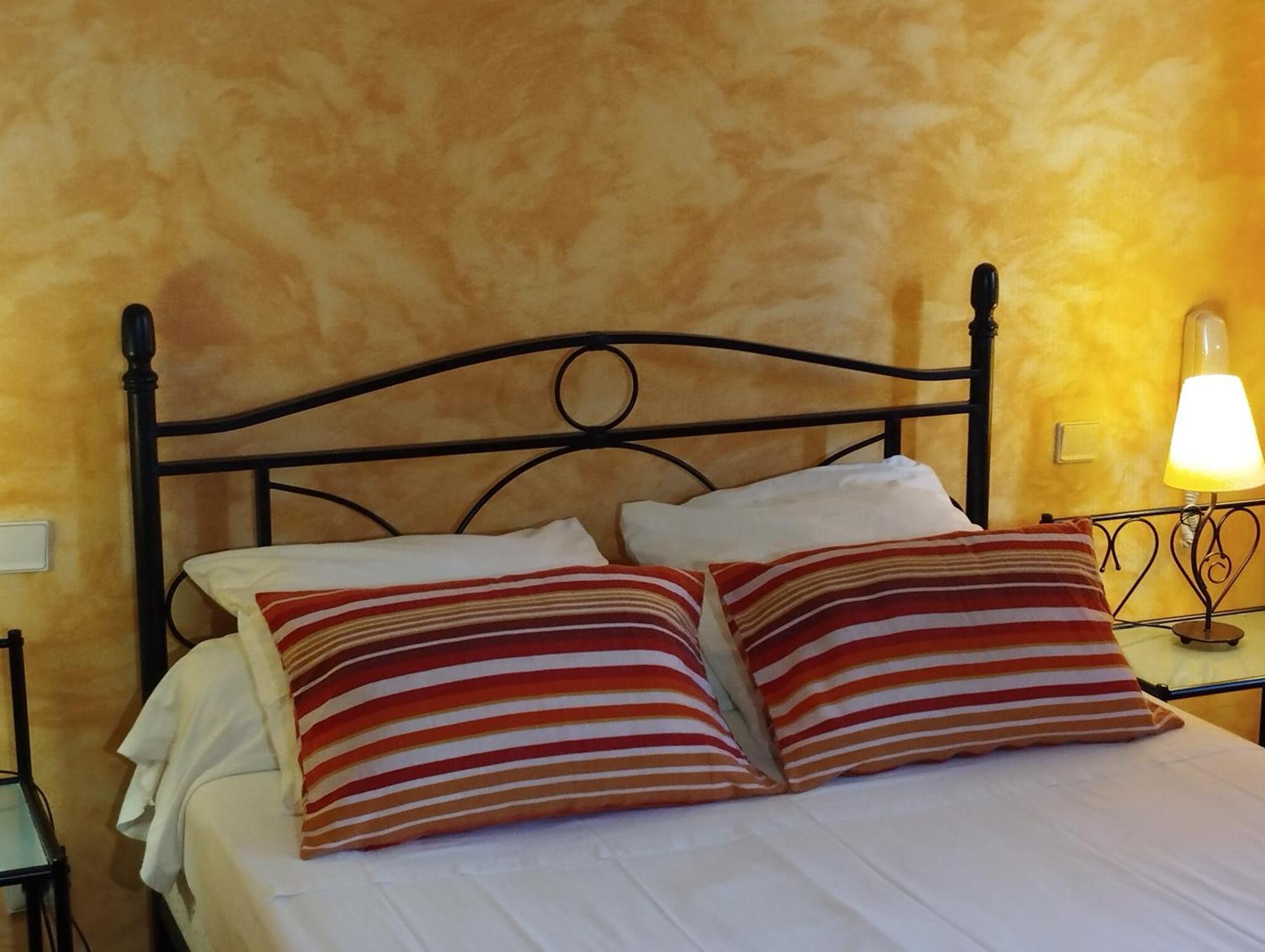 Logis Hotel Restaurant L'Esquielle Saint-Genies-de-Malgoires Eksteriør billede