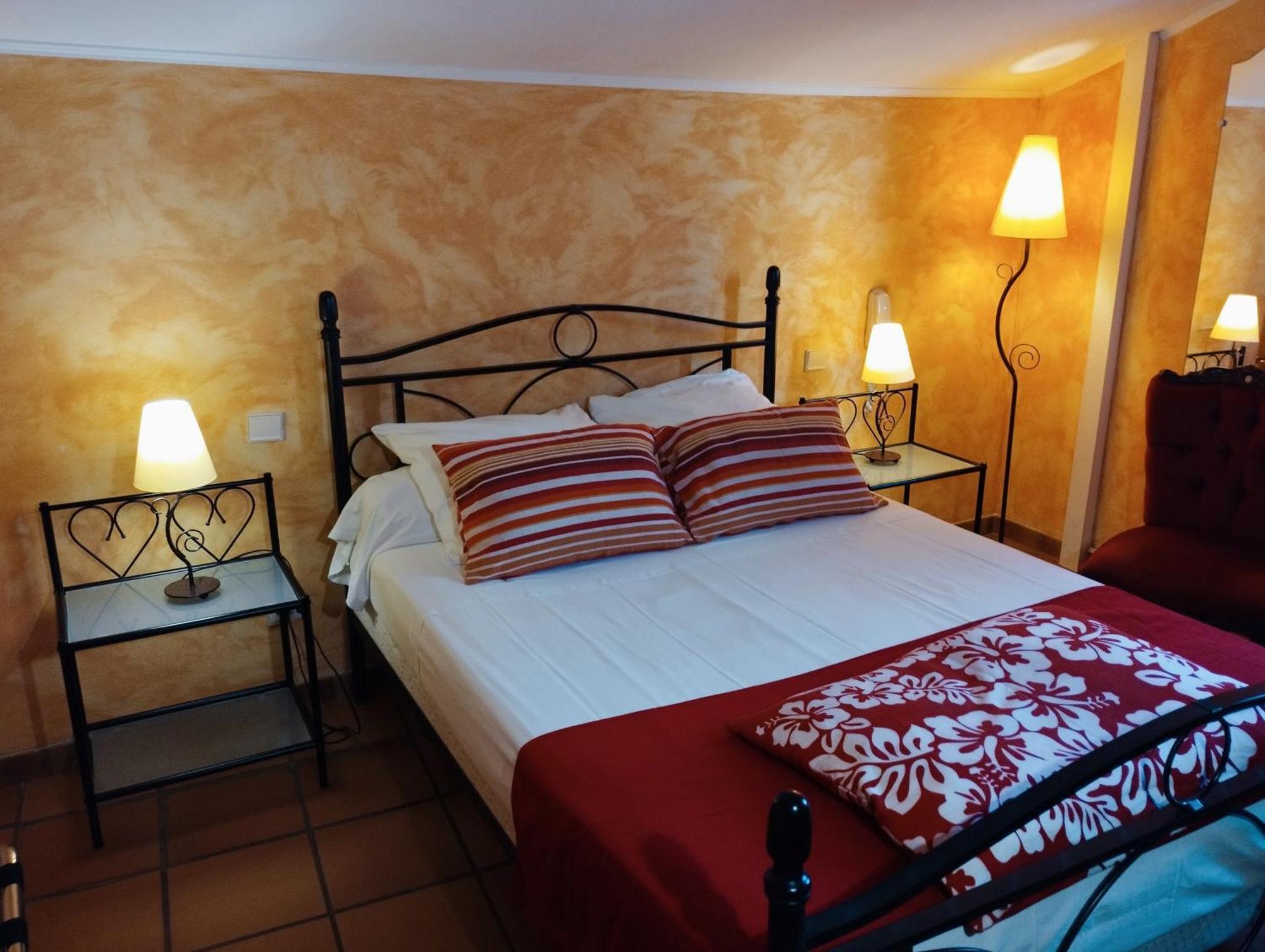 Logis Hotel Restaurant L'Esquielle Saint-Genies-de-Malgoires Eksteriør billede